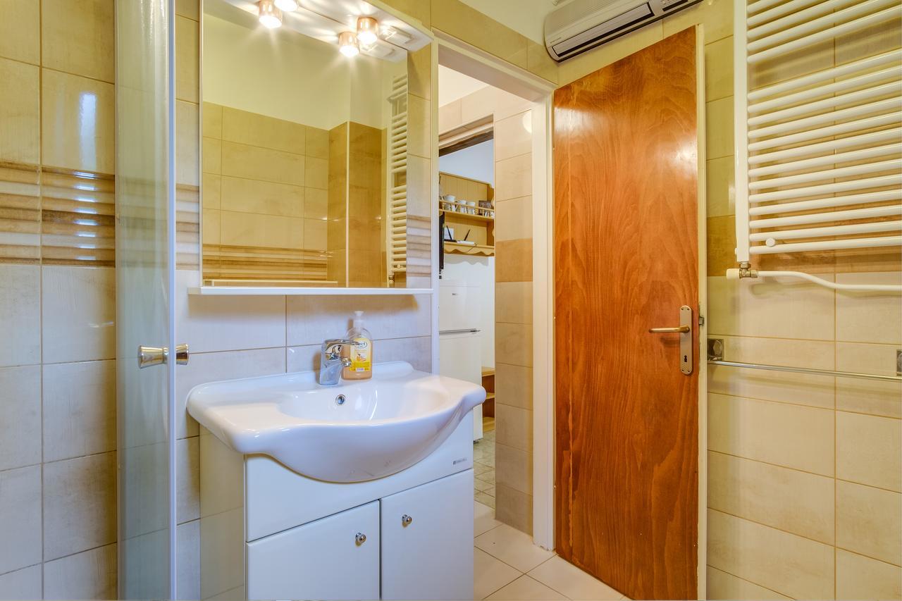 Apartments Beba Мали-Лошинь Экстерьер фото