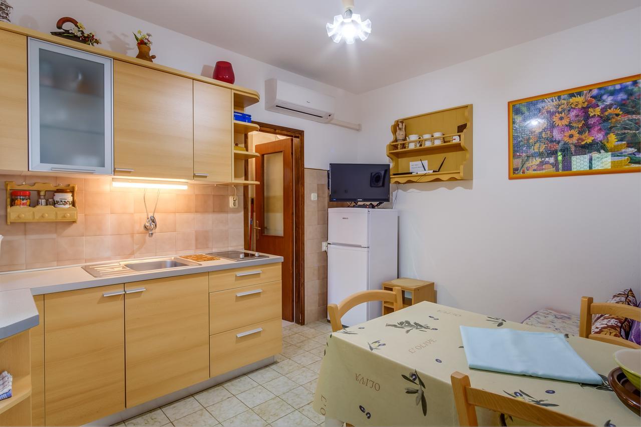 Apartments Beba Мали-Лошинь Экстерьер фото