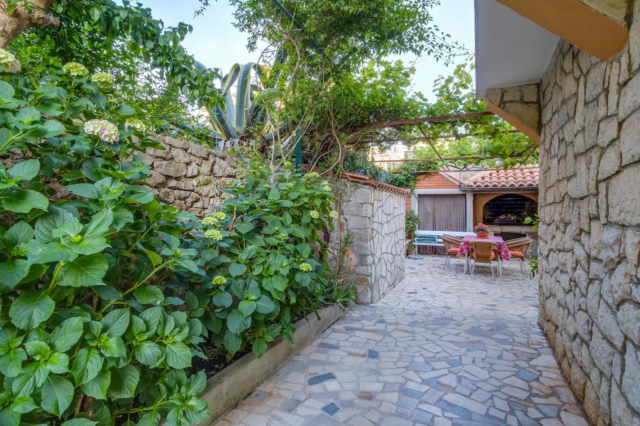 Apartments Beba Мали-Лошинь Экстерьер фото