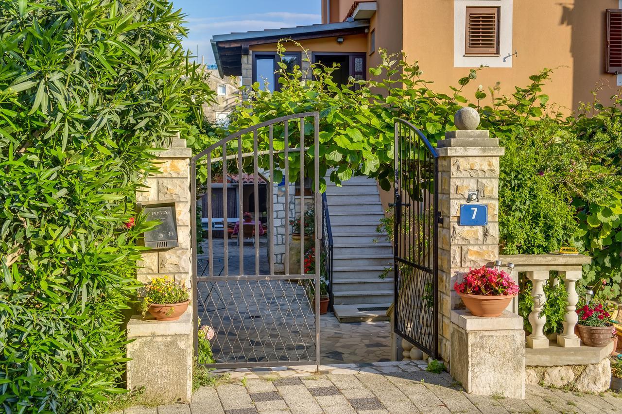 Apartments Beba Мали-Лошинь Экстерьер фото