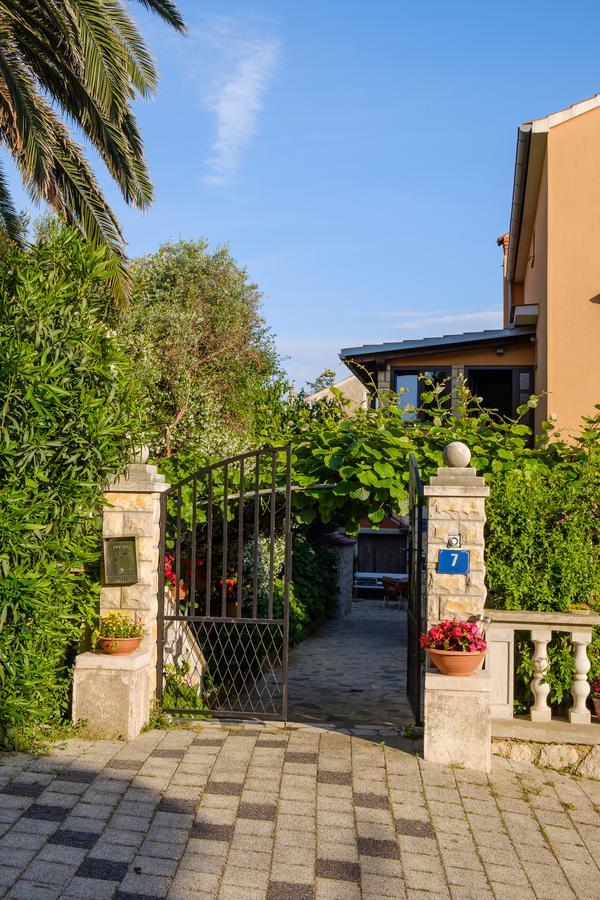 Apartments Beba Мали-Лошинь Экстерьер фото