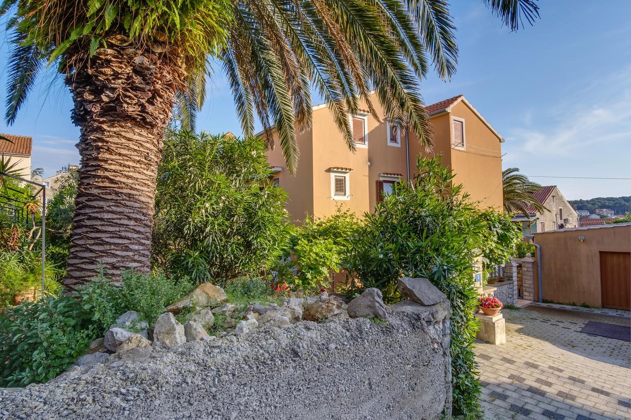 Apartments Beba Мали-Лошинь Экстерьер фото