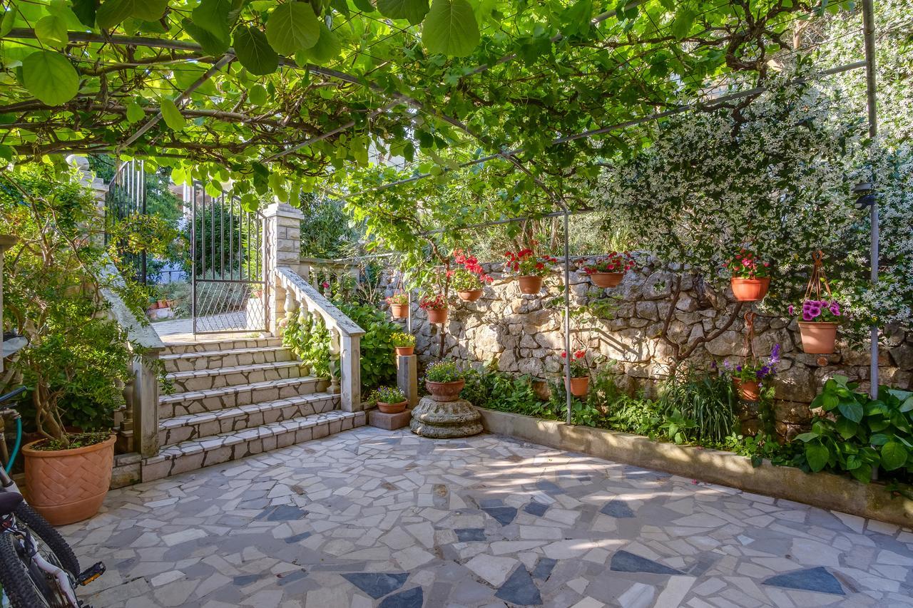 Apartments Beba Мали-Лошинь Экстерьер фото